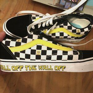 SpongeBob Limited Edition Vans! Size 6 Men Size 7.5 Women New in Box with Tags